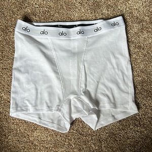 Alo Yoga ribbed boyshort